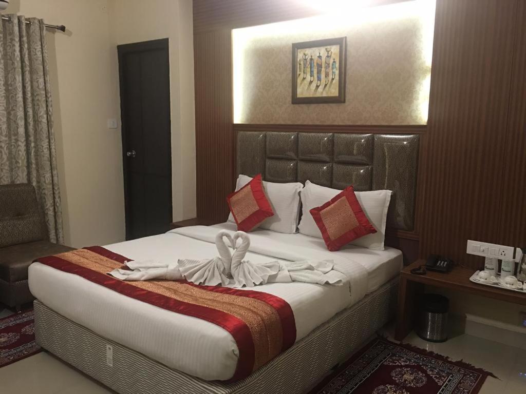 Pine Tree Boutique Hotel Ченай Екстериор снимка